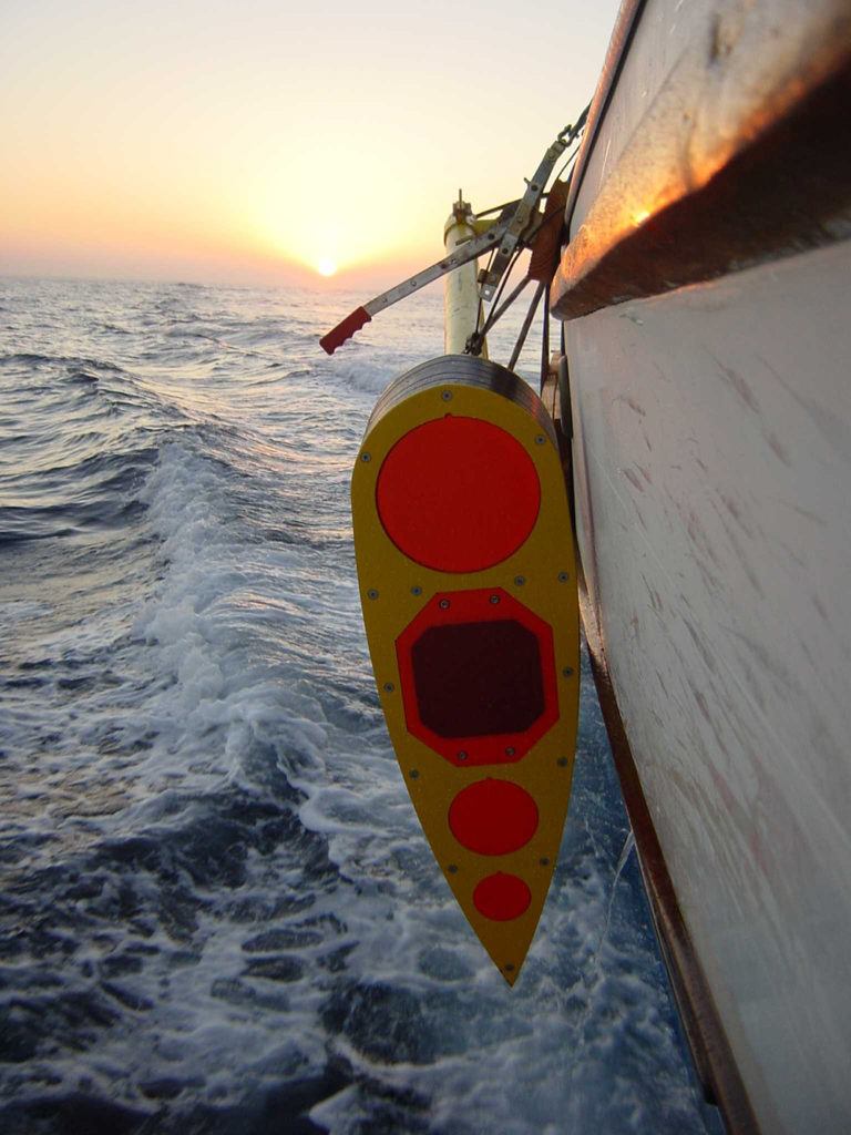 How is active acoustics used in fisheries research and management ...